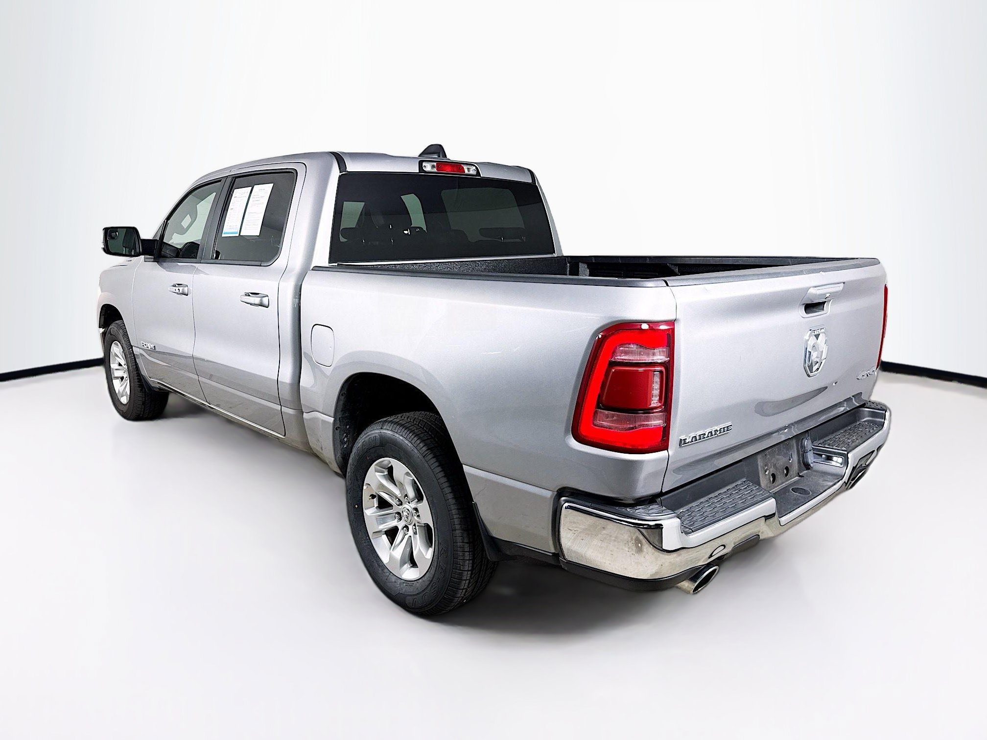 Used 2024 RAM 1500 Laramie AWD/4WD image 30