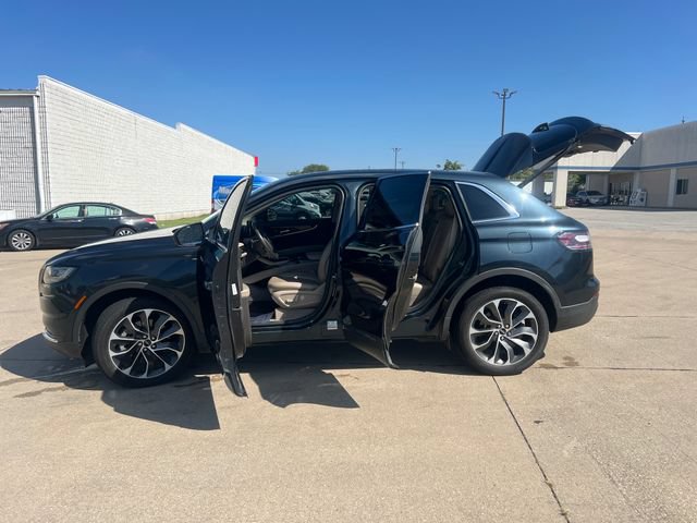 Used 2021 Lincoln Nautilus Reserve AWD/4WD image 4