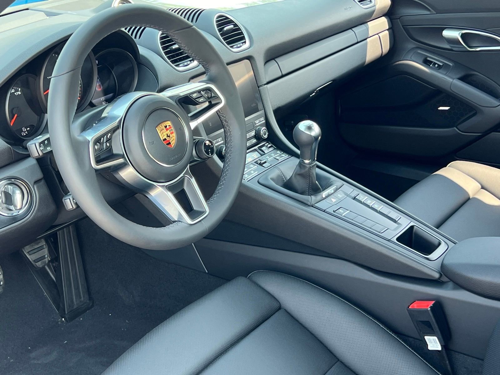 New 2025 Porsche 718 Cayman image 4