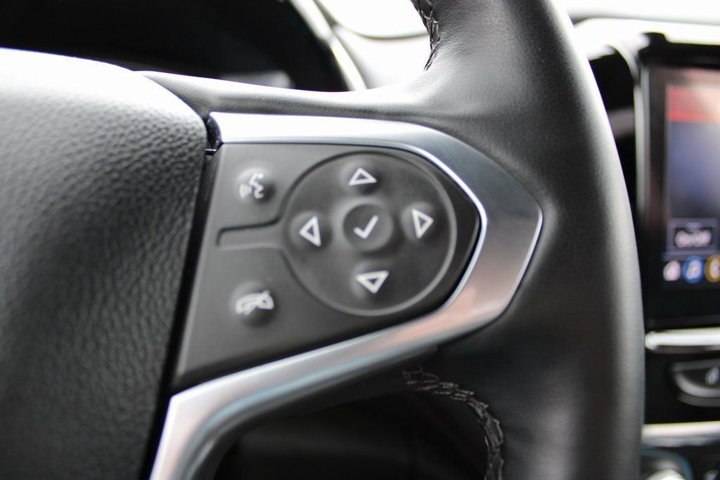 Used 2023 Chevrolet Traverse RS image 21