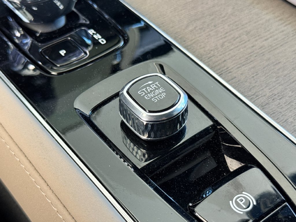 Certified 2026 Volvo XC90 B6 Plus AWD/4WD image 23