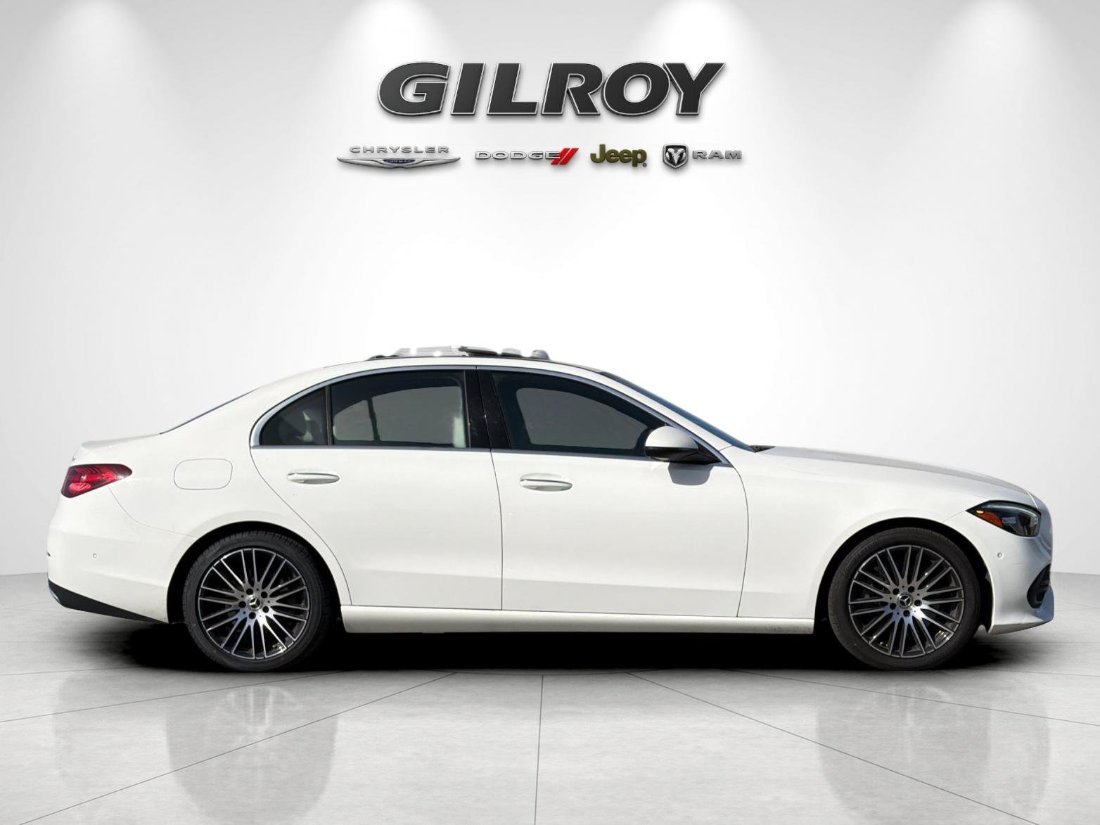 Used 2025 Mercedes-Benz C 300 4MATIC Sedan image 3