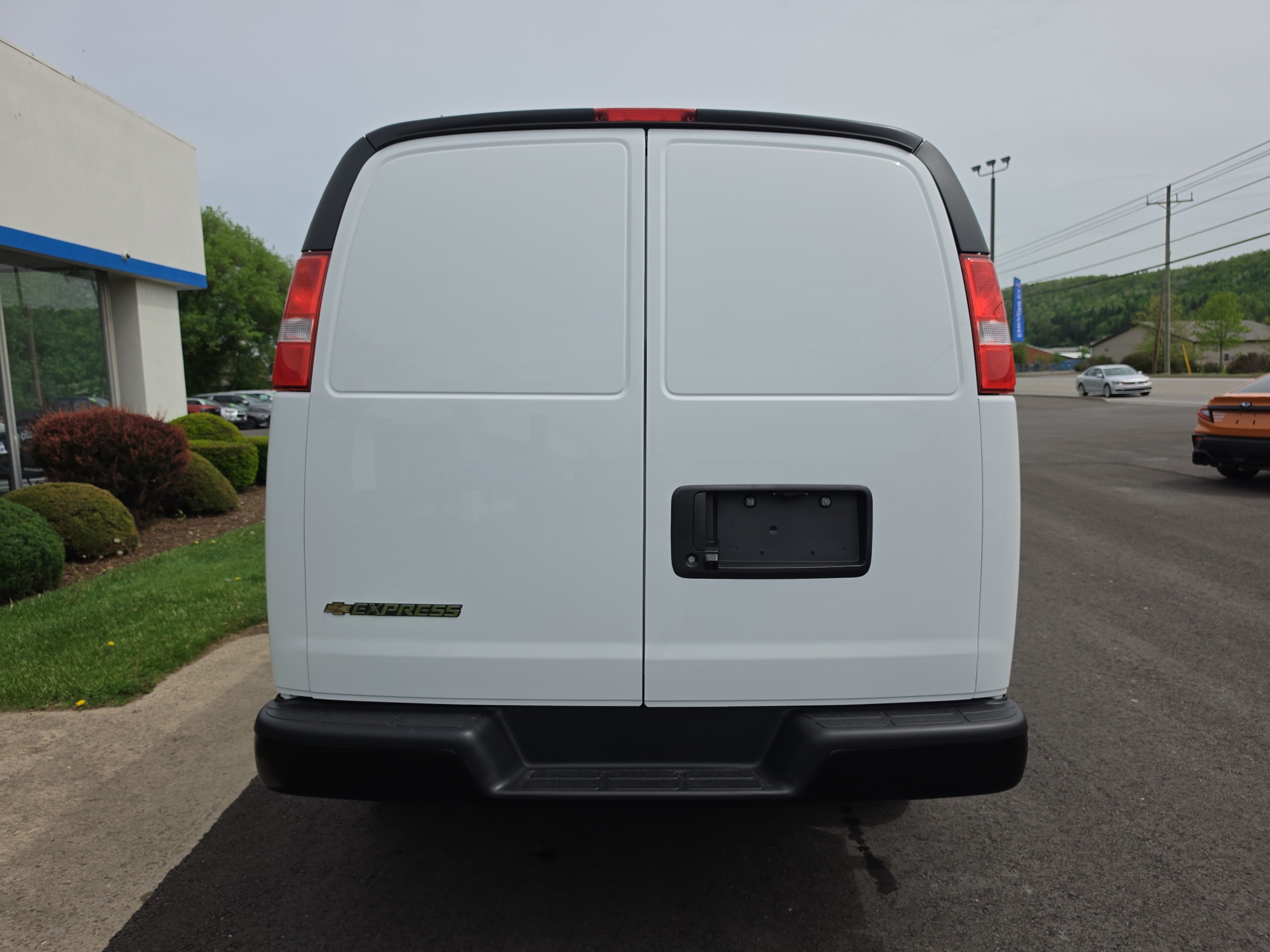 New 2026 Chevrolet Express 3500 RWD image 4
