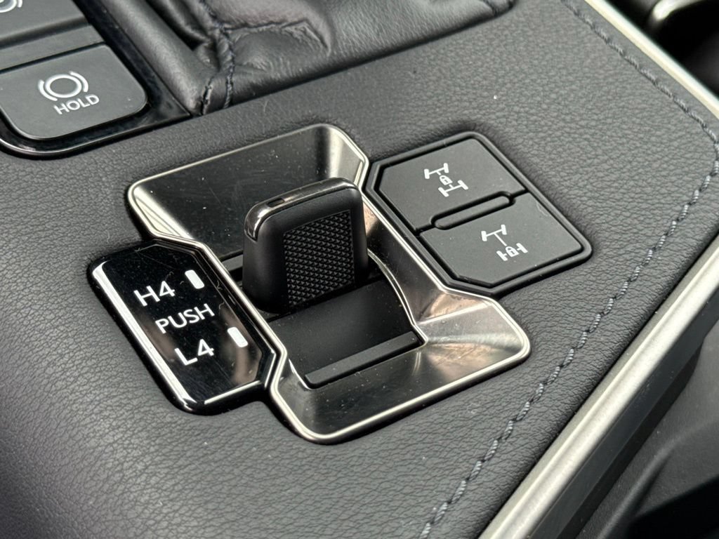 Used 2025 Lexus GX 550 AWD/4WD image 31