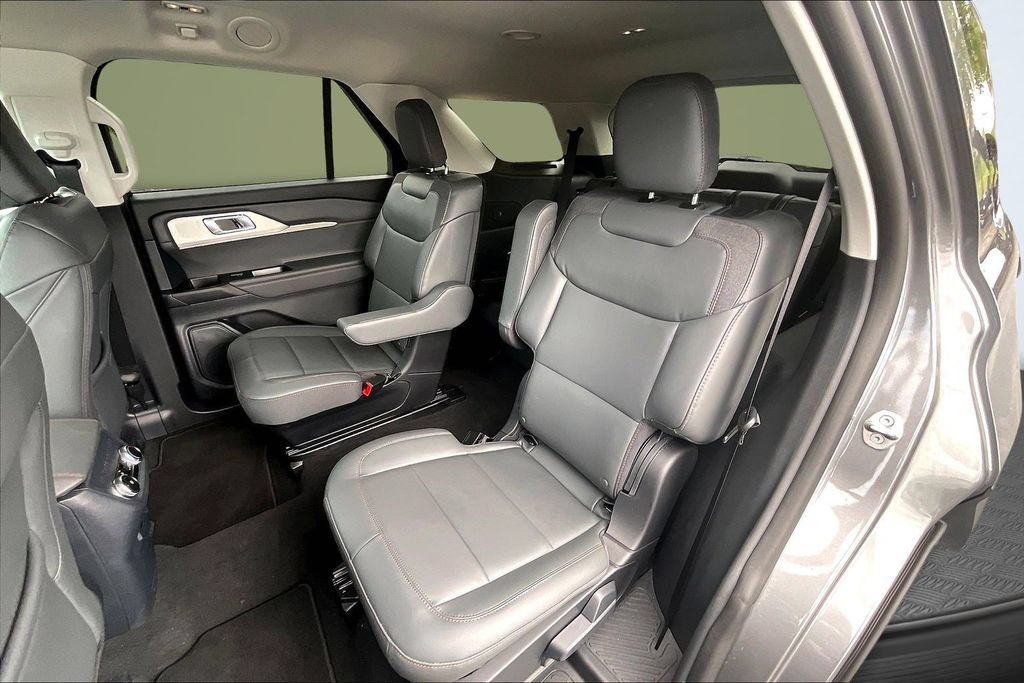 Used 2026 Ford Explorer Active w/ Active Comfort Package RWD image 24
