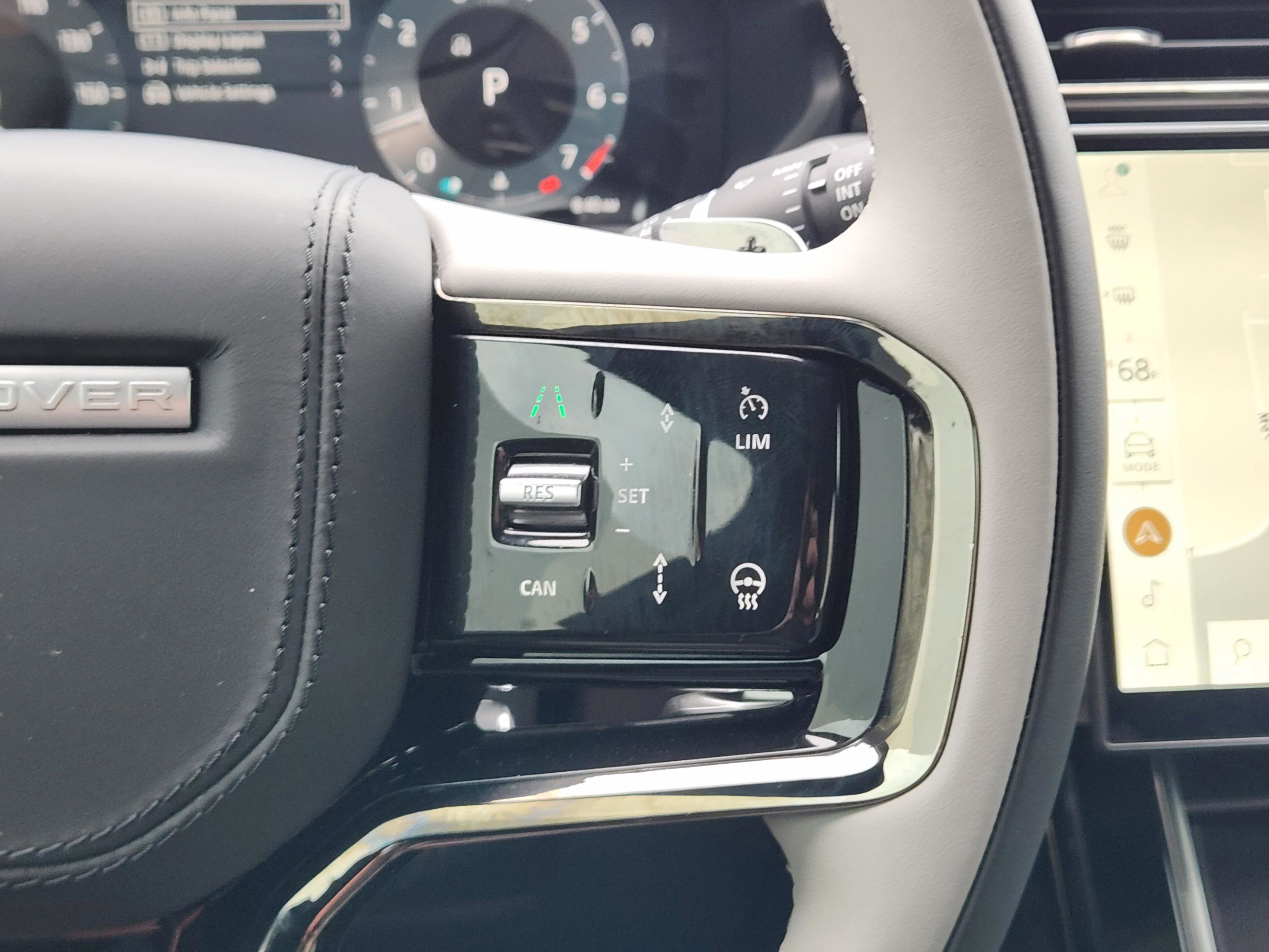 Certified 2026 Land Rover Range Rover Velar Dynamic SE AWD/4WD image 25