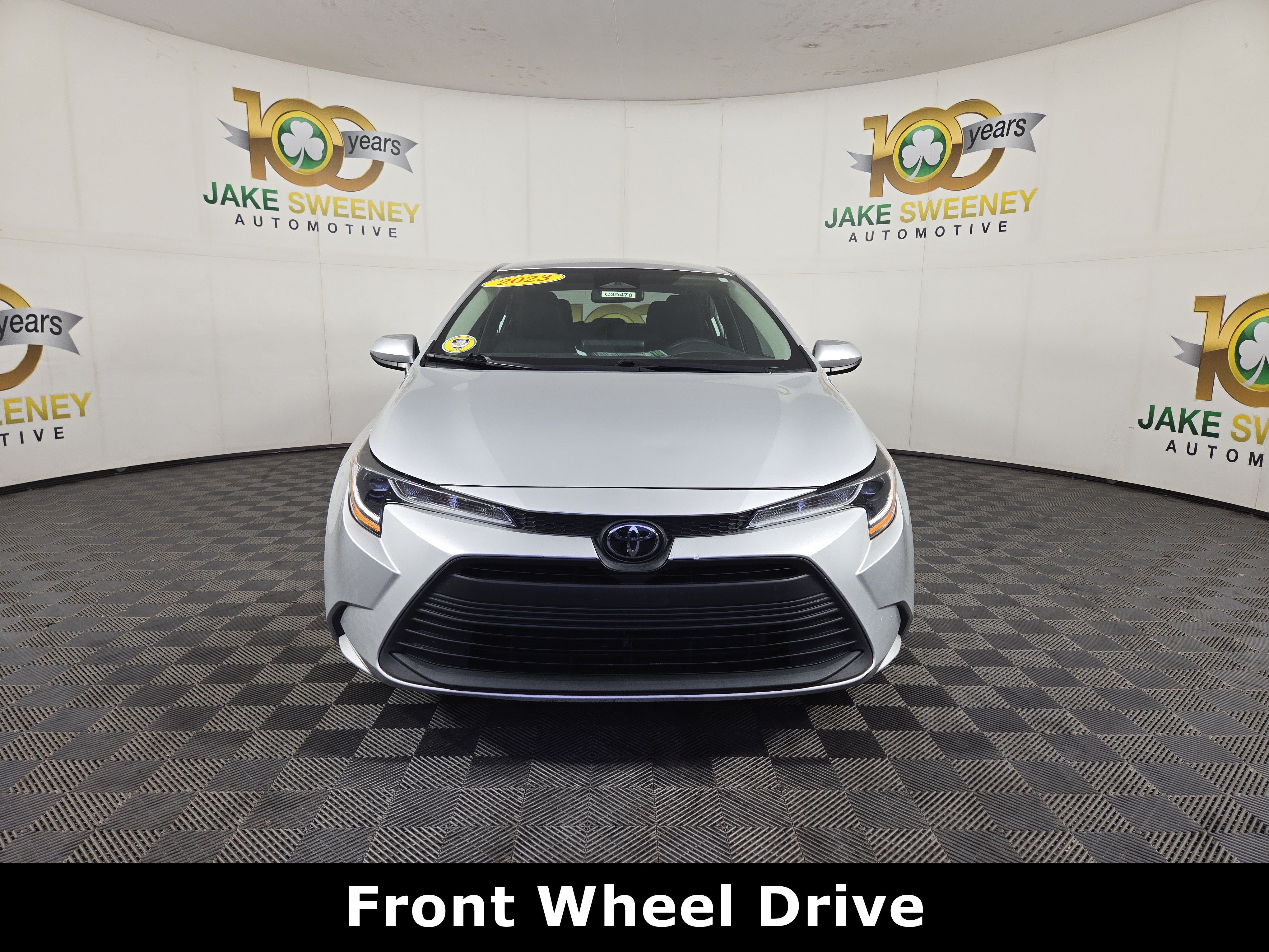Used 2023 Toyota Corolla LE FWD image 3