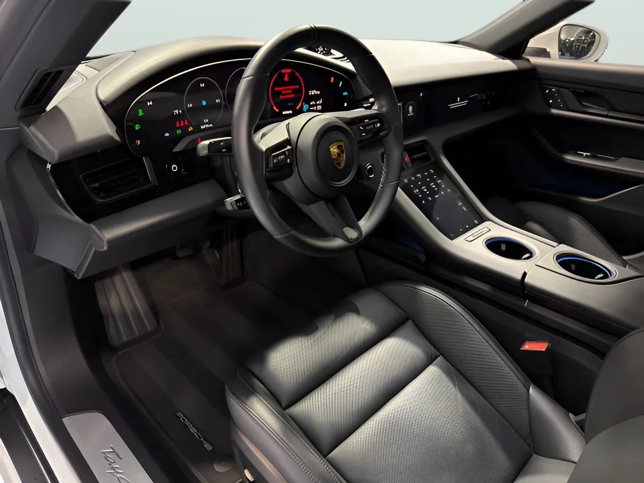 Used 2022 Porsche Taycan 4S AWD/4WD image 10