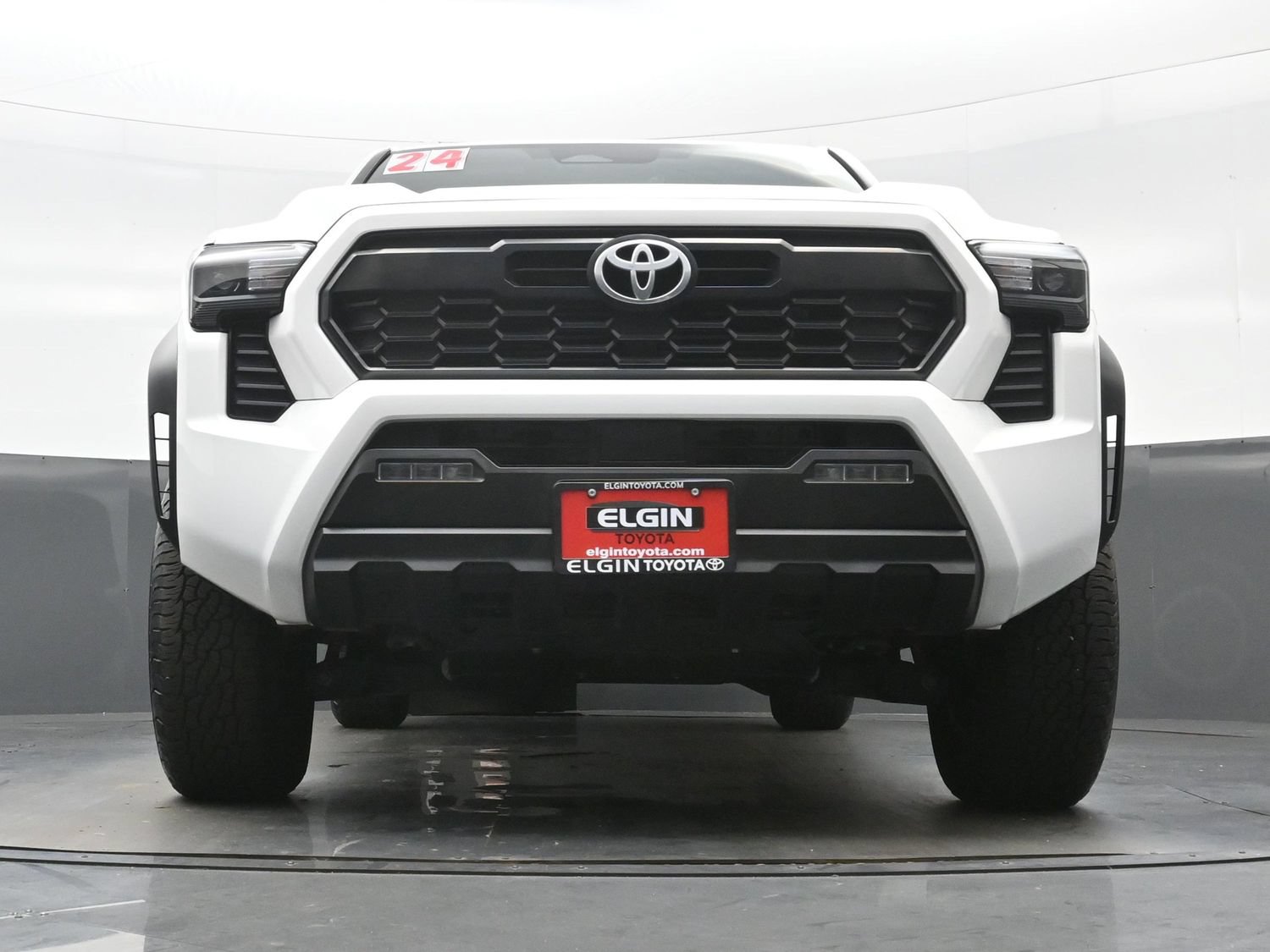 Used 2024 Toyota Tacoma TRD Off-Road AWD/4WD image 27