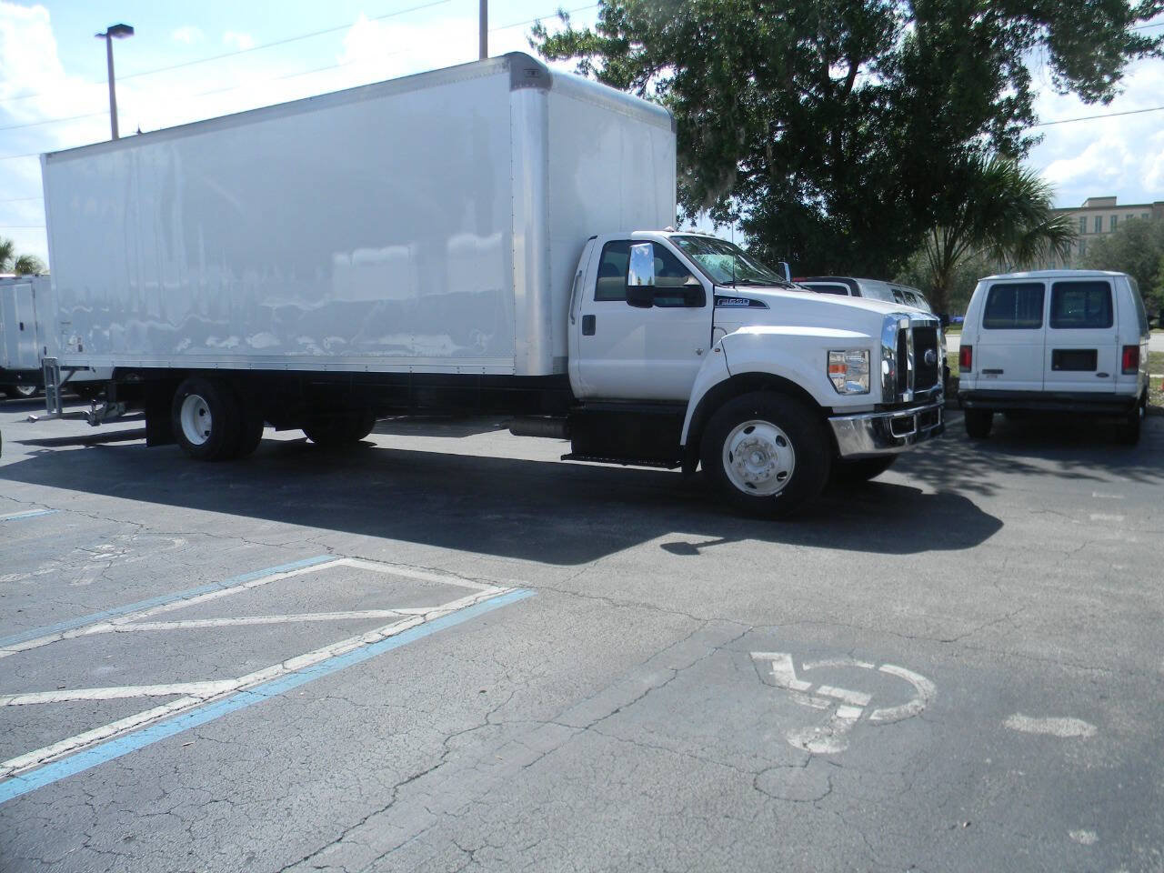 Used 2023 Ford F650 2WD Regular Cab Super Duty image 20