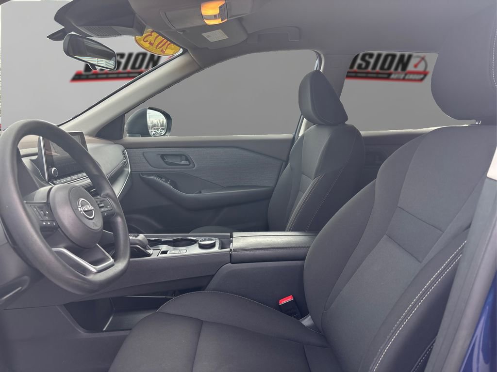 Used 2023 Nissan Rogue S image 9