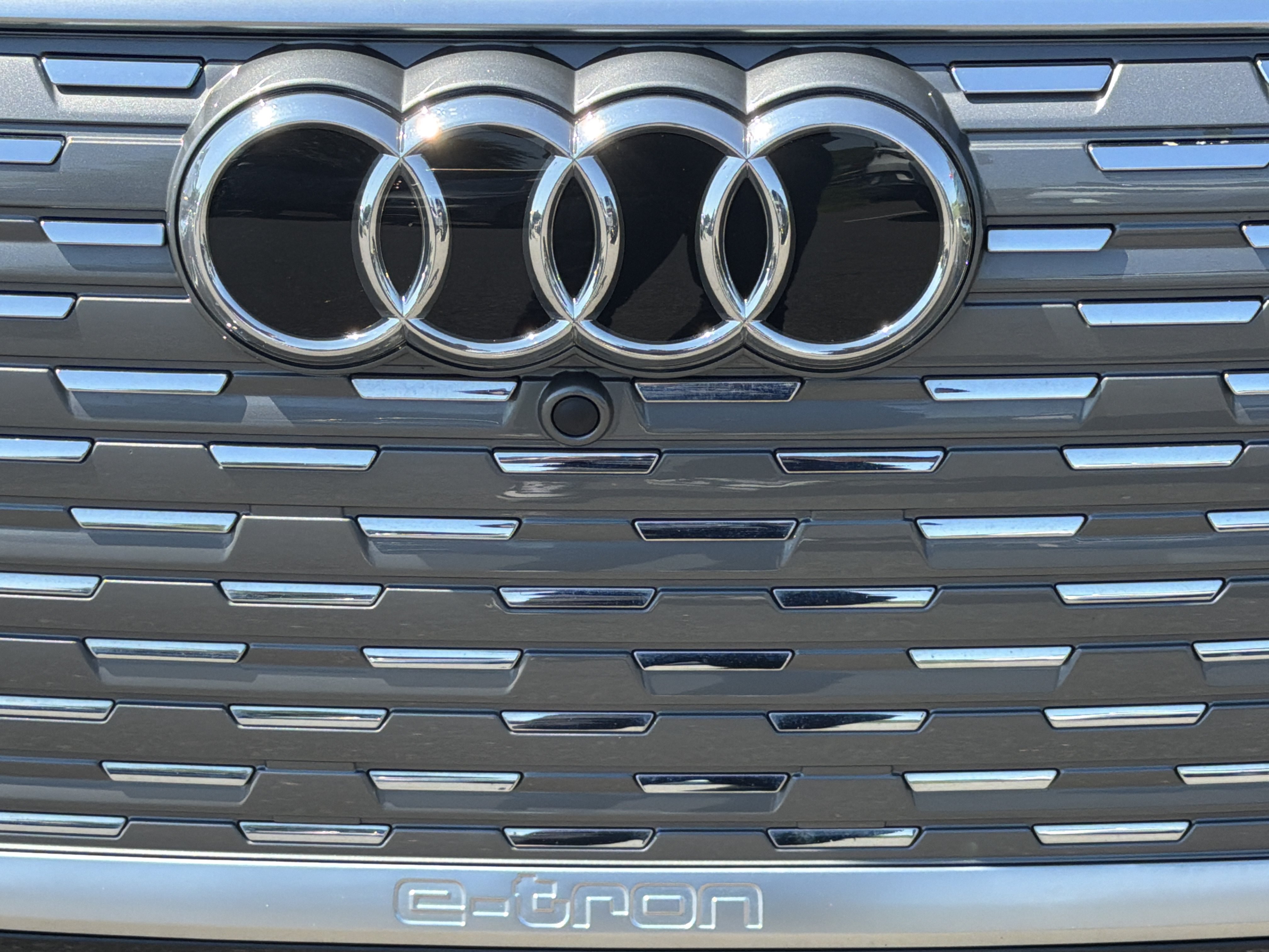 Used 2023 Audi Q4 e-tron Prestige AWD/4WD image 10