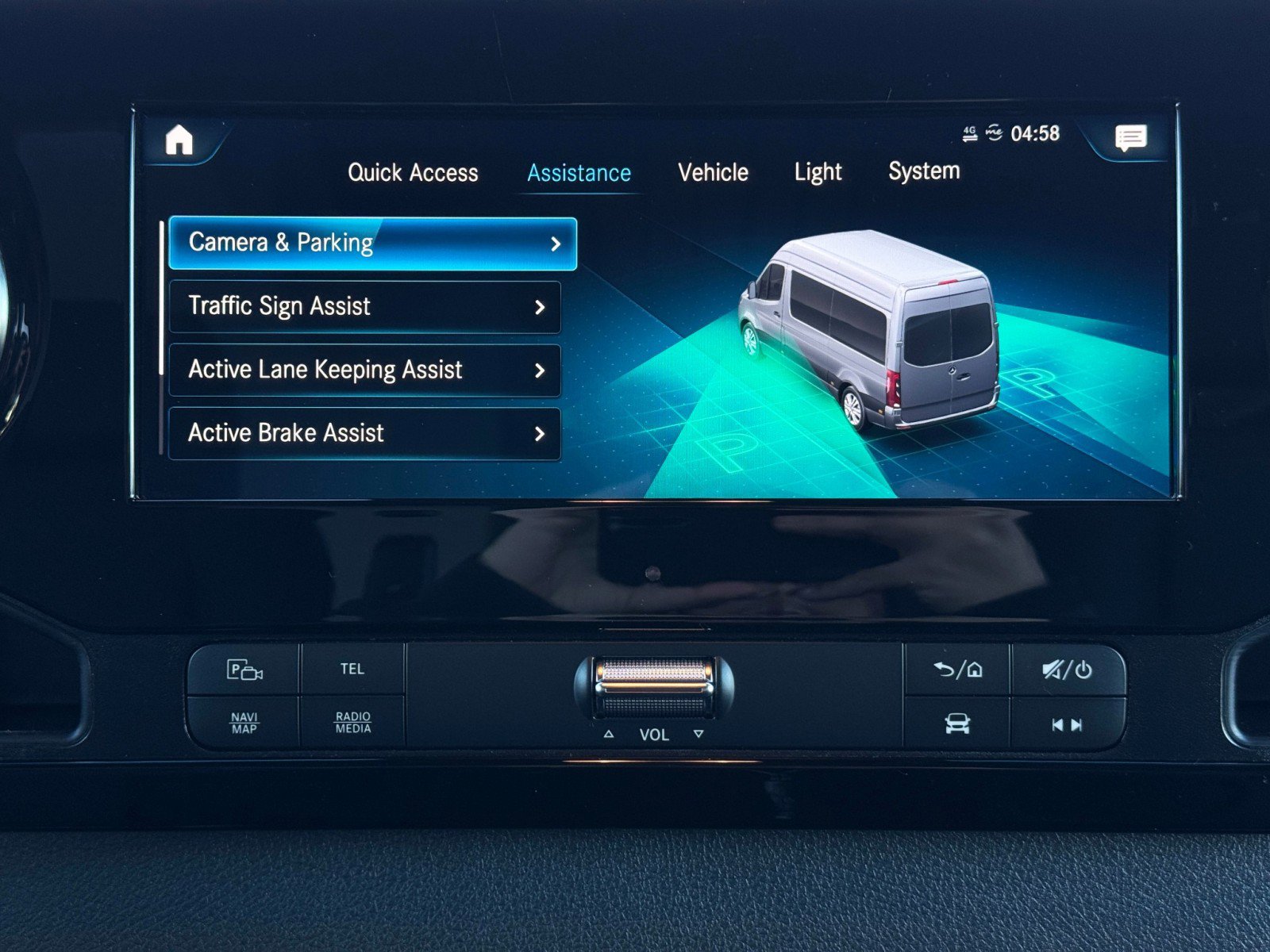 Used 2021 Mercedes-Benz Sprinter 2500 w/ Premium Plus Package image 25