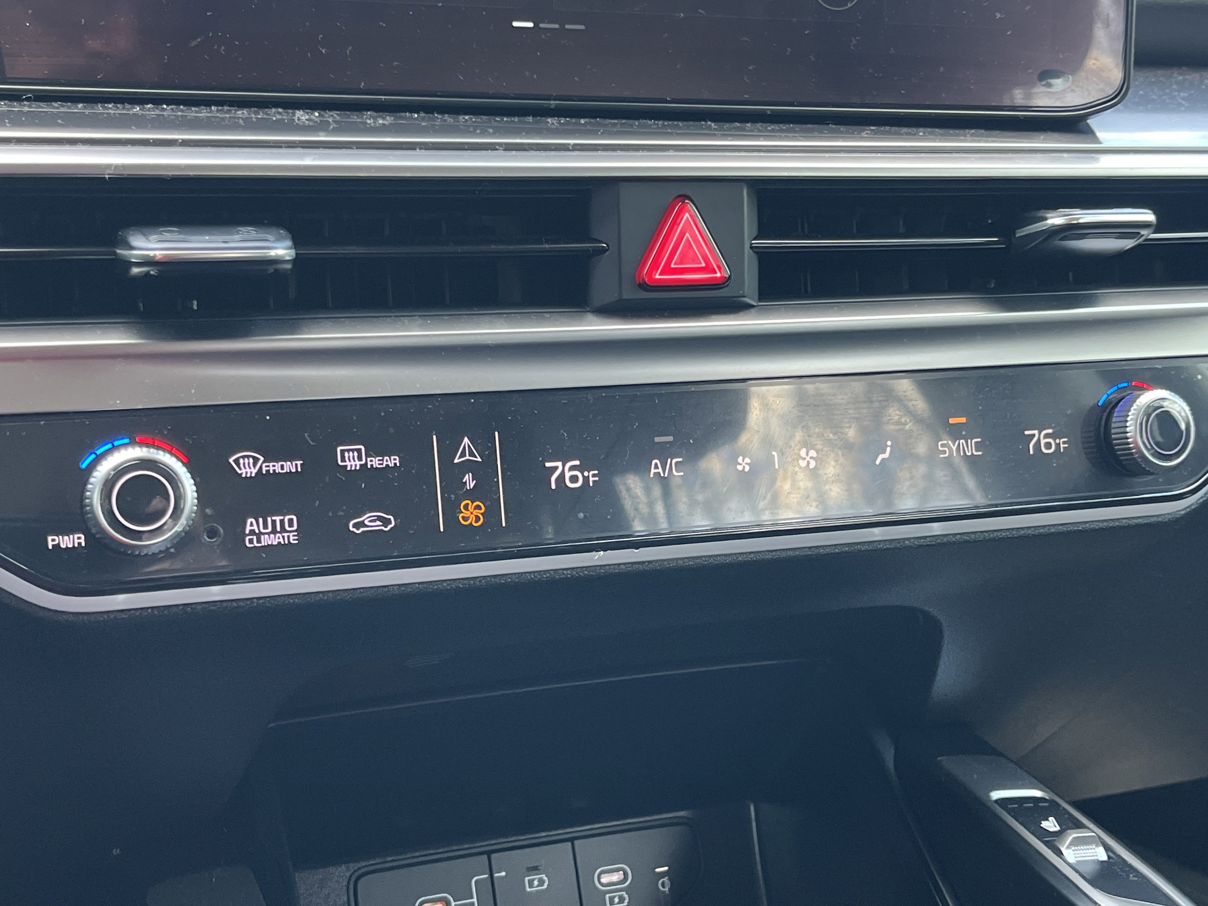 Certified 2025 Kia Sorento S image 7