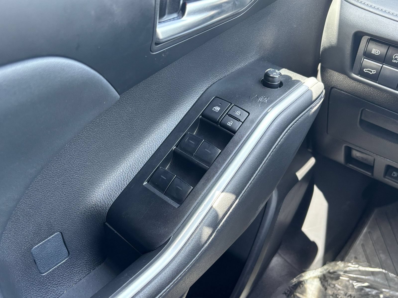 Used 2025 Toyota Highlander XSE AWD/4WD image 18