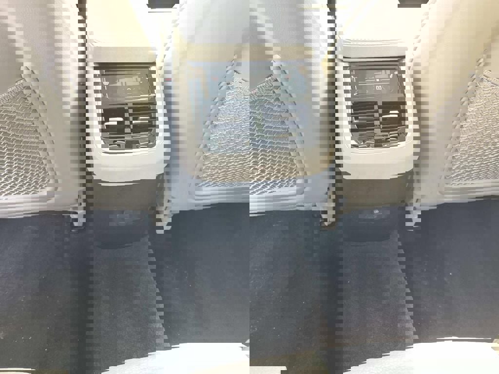 Certified 2024 Volvo XC90 B6 Plus w/ Protection Package image 17