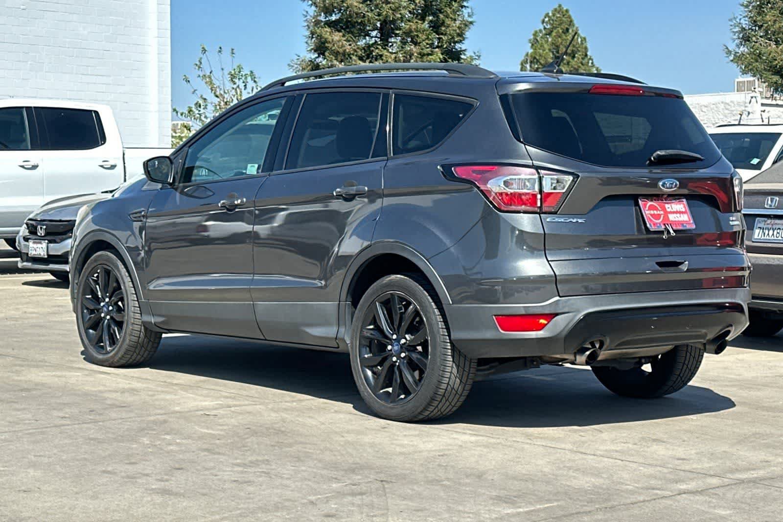 Used 2018 Ford Escape SE w/ SE Sport Appearance Package FWD image 7