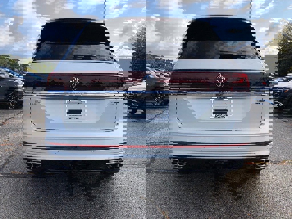 New 2025 Volkswagen Atlas SEL Premium R-Line image 5