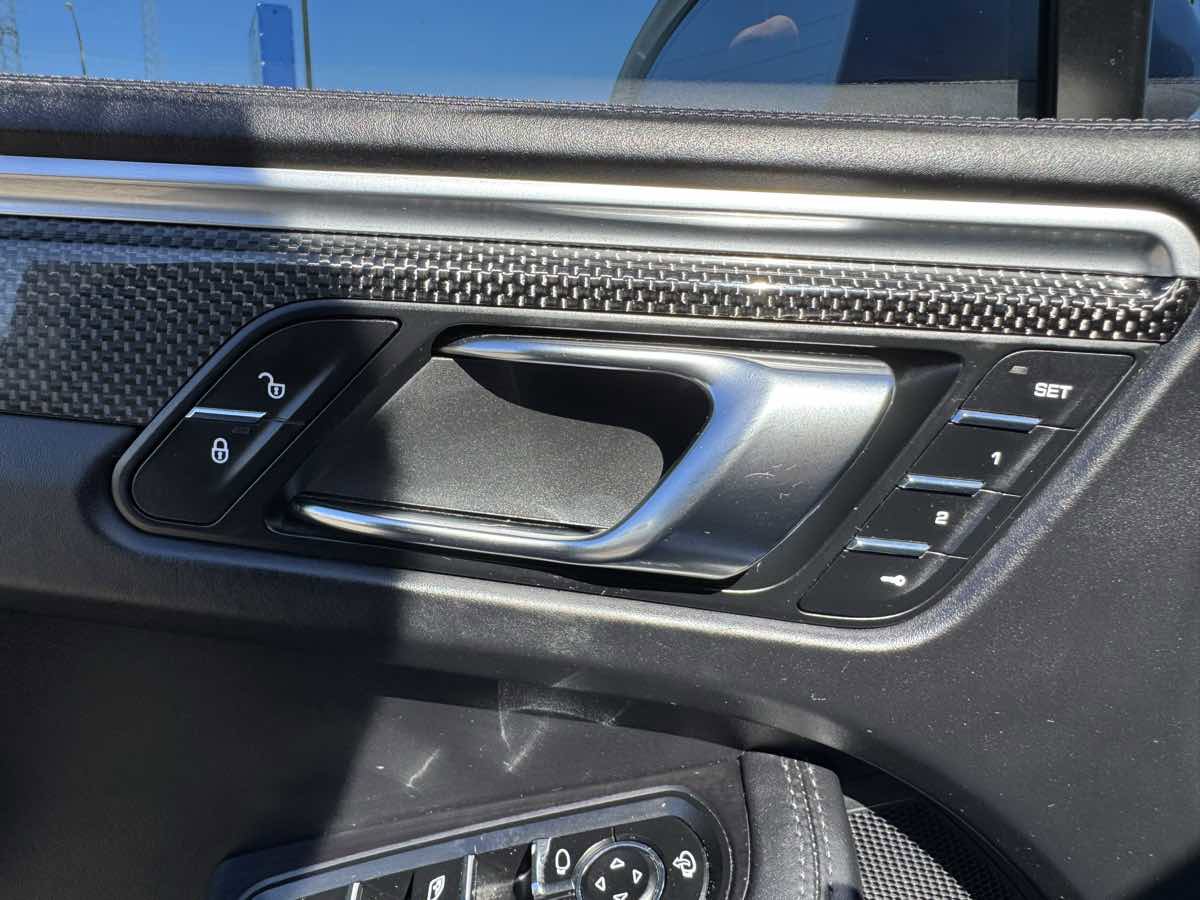 Used 2017 Porsche Macan GTS AWD/4WD image 32