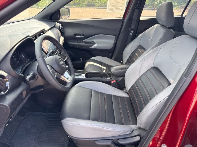 Certified 2023 Nissan Kicks SR w/ SR Premium Package FWD image 10