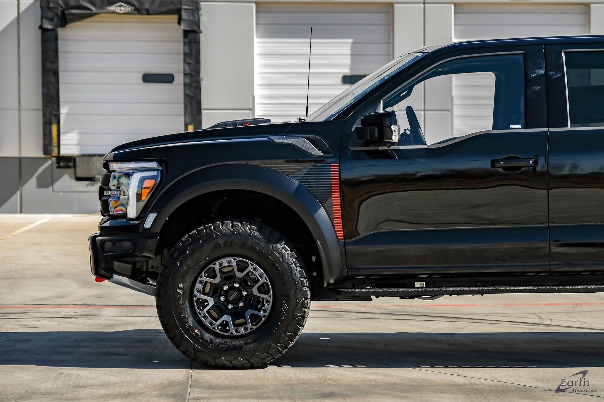 Used 2025 Ford F150 Raptor w/ Equipment Group 803A Raptor R AWD/4WD image 8