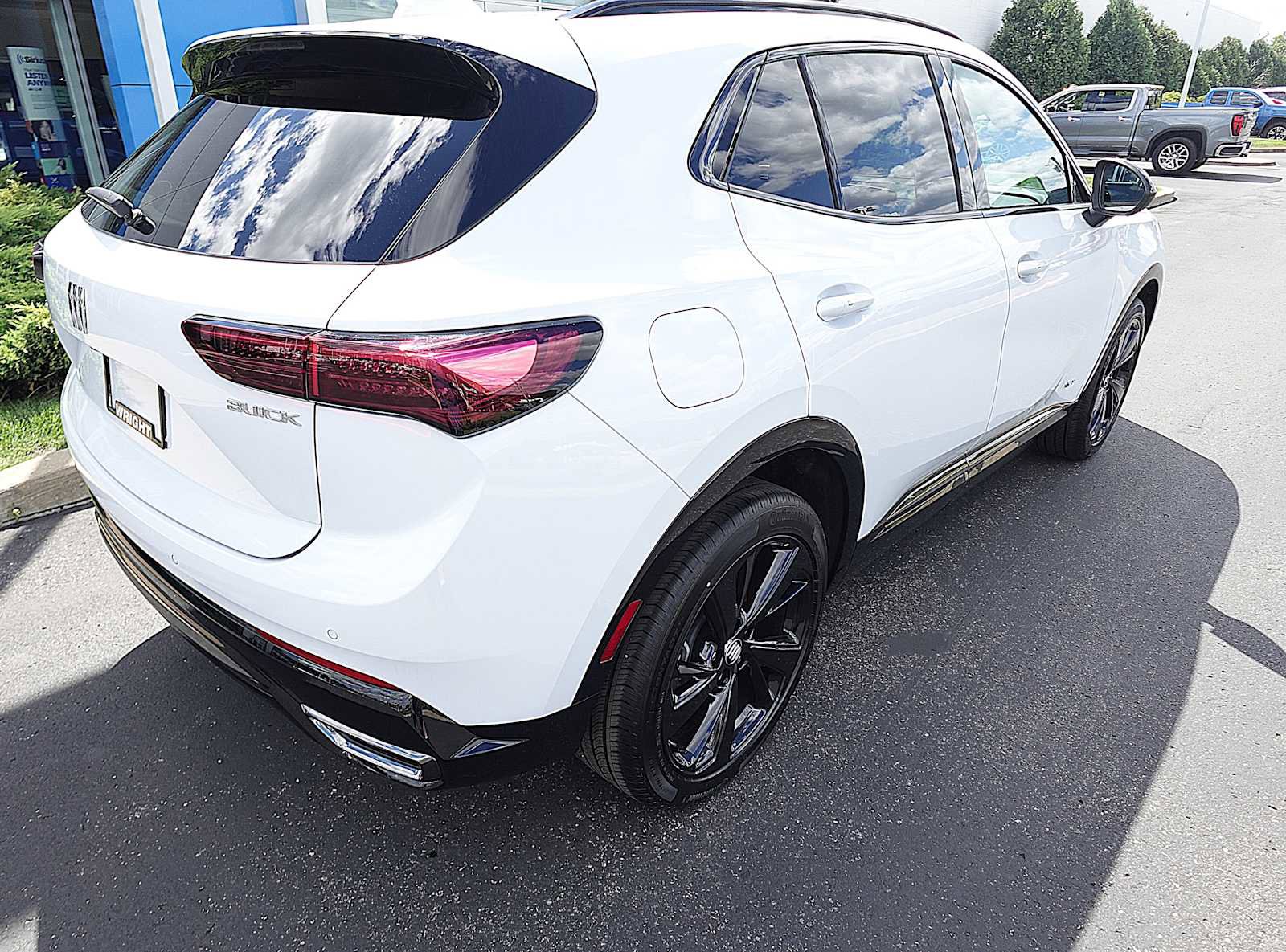 New 2025 Buick Envision Sport Touring image 3