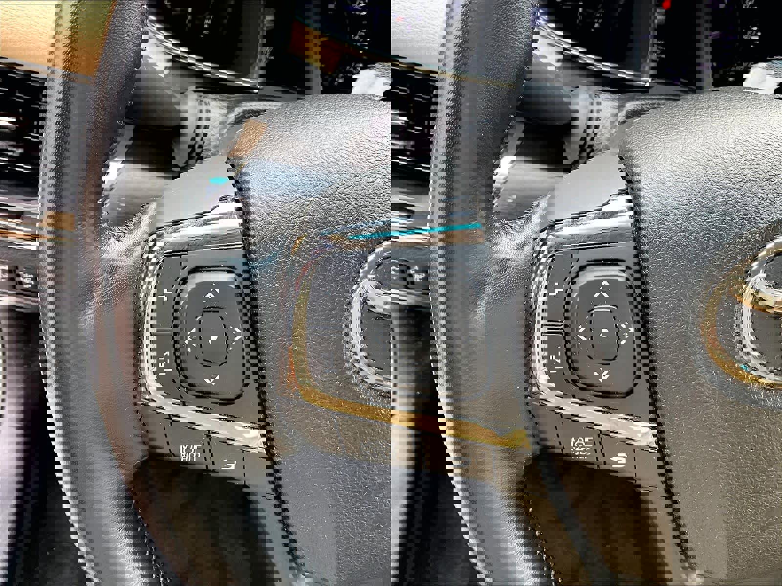 Used 2018 Toyota Avalon Limited image 23