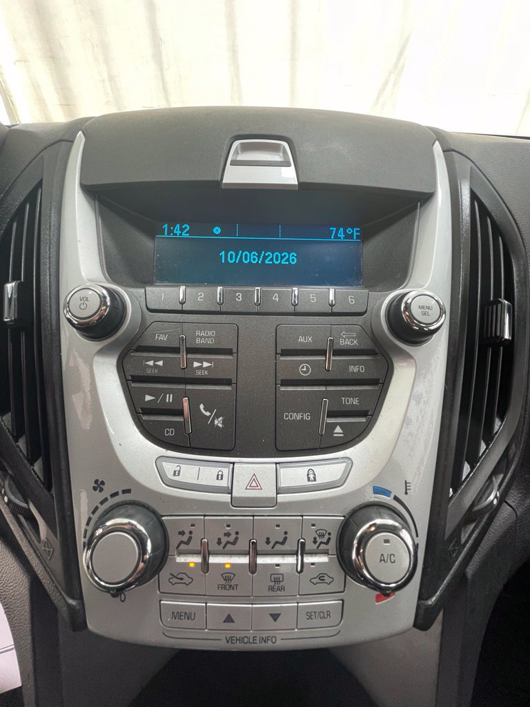 Used 2015 Chevrolet Equinox LS FWD image 24