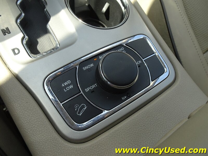 Used 2011 Jeep Grand Cherokee Overland AWD/4WD image 18