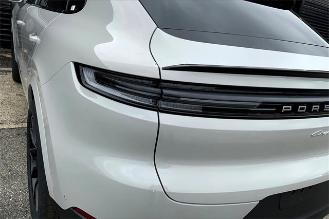 New 2026 Porsche Cayenne Coupe image 19