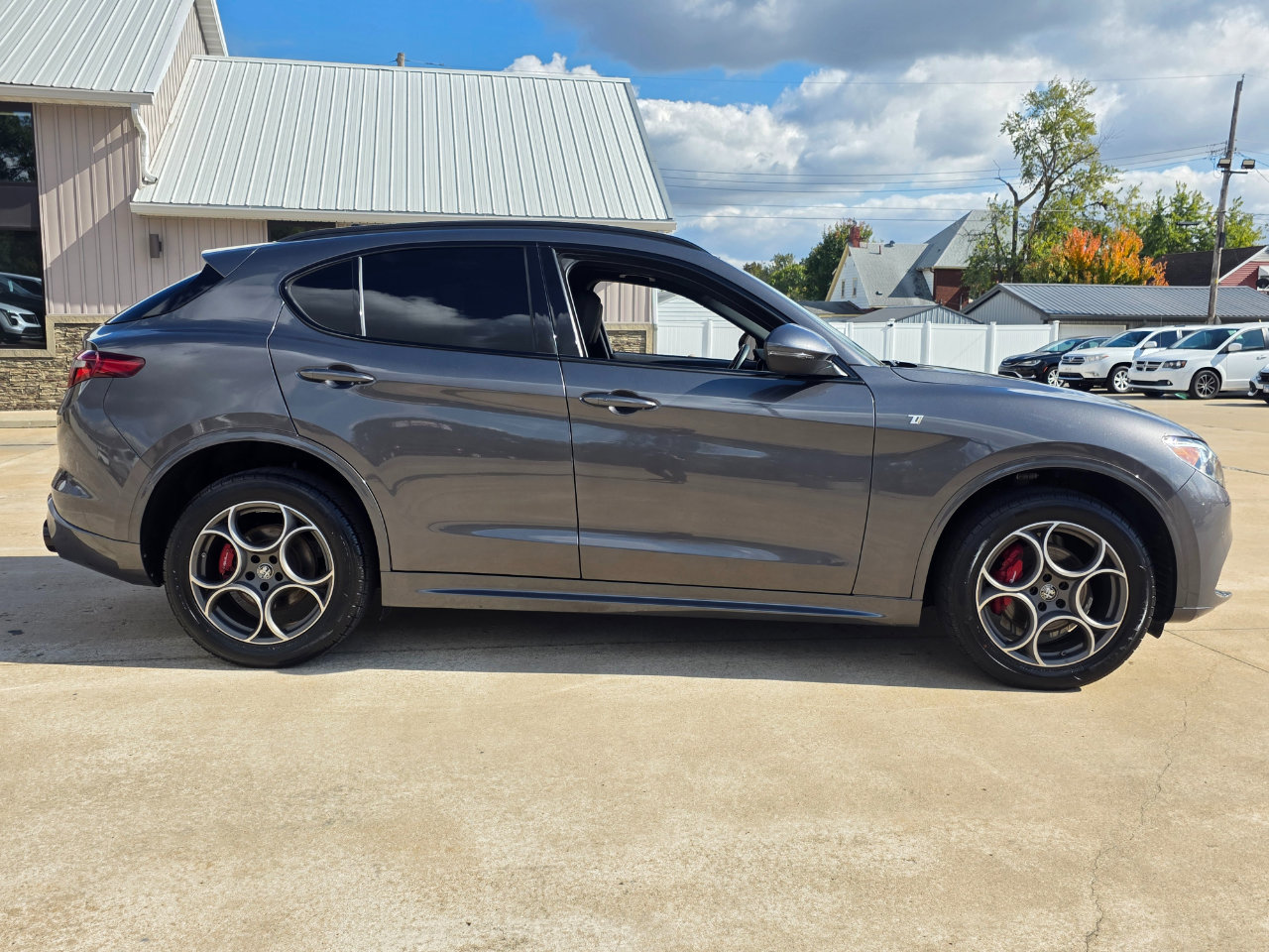 Used 2022 Alfa Romeo Stelvio Ti image 24