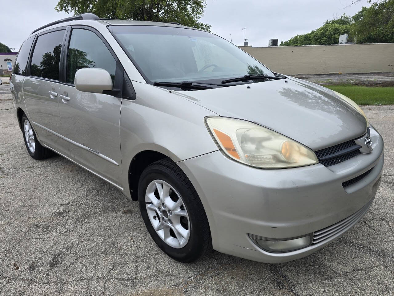 Used 2005 Toyota Sienna XLE Limited FWD image 3