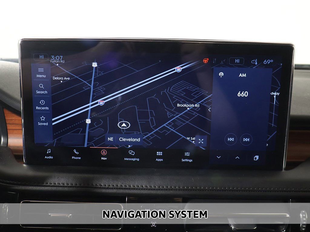 Used 2022 Lincoln Nautilus Reserve image 3