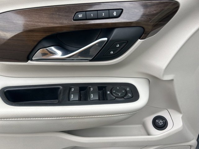 Used 2019 GMC Terrain Denali w/ Advanced Safety Package image 10