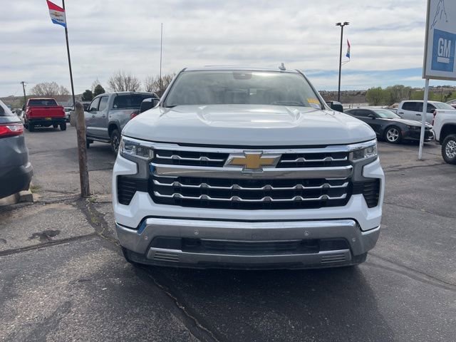 Used 2022 Chevrolet Silverado 1500 LTZ image 2