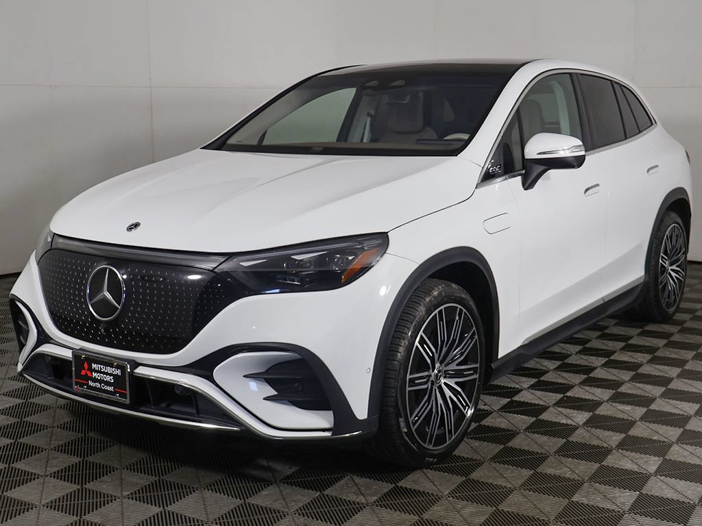 Used 2023 Mercedes-Benz EQE 500 4MATIC SUV w/ Pinnacle Trim Package image 13