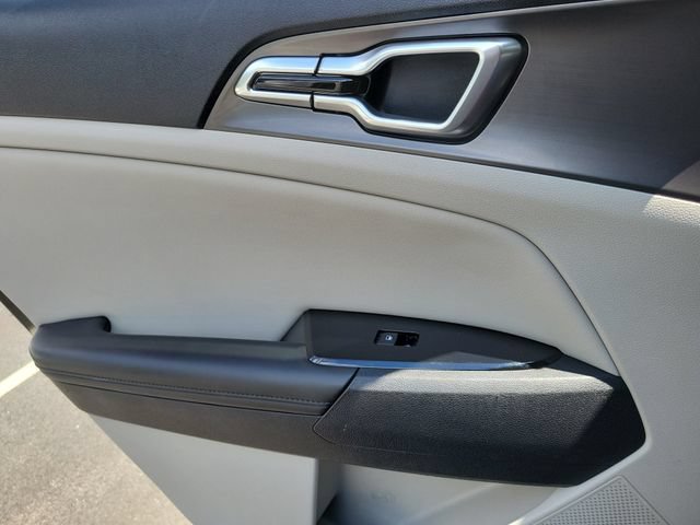 Used 2023 Kia Sportage EX FWD image 13