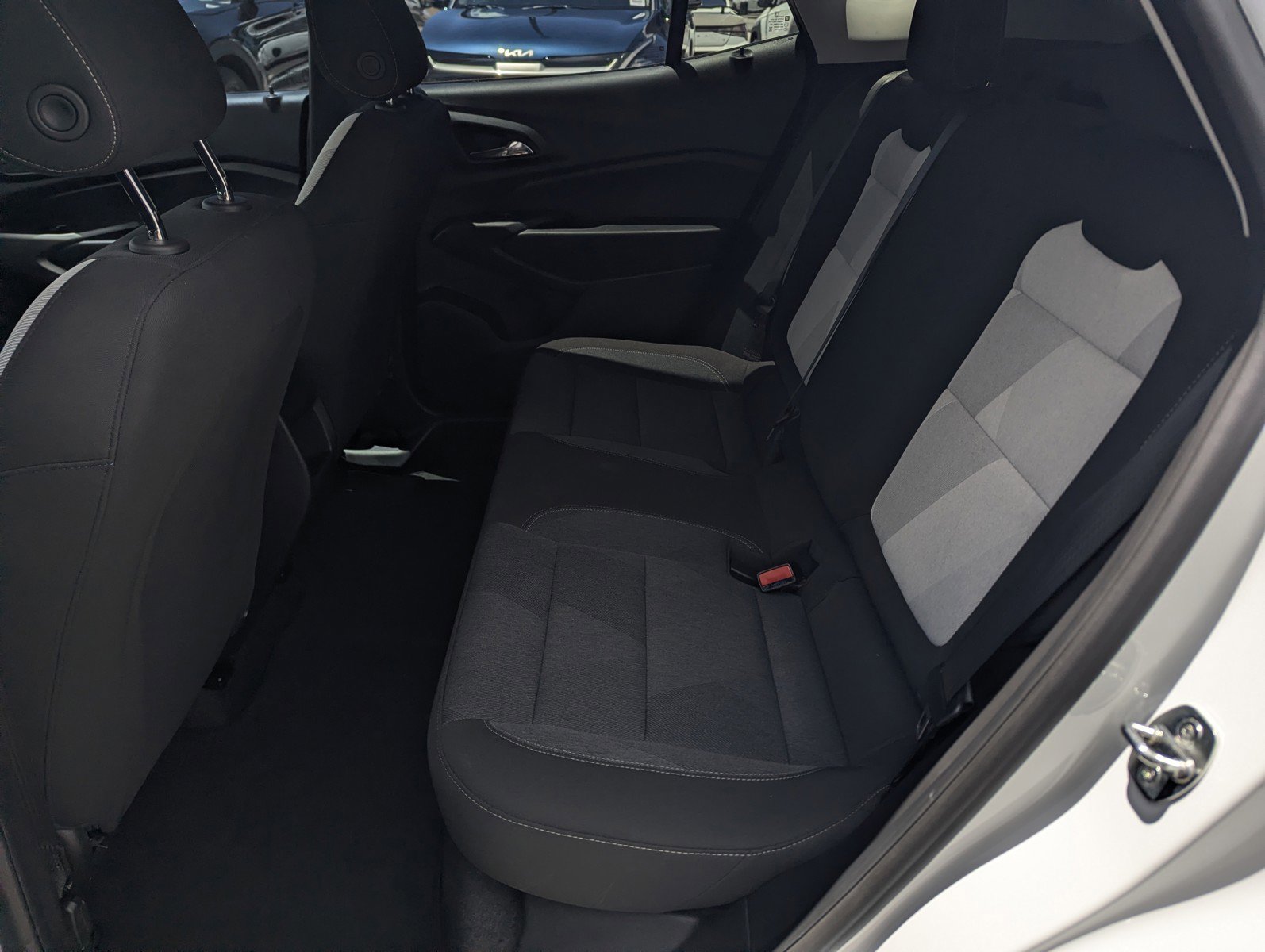 Used 2024 Chevrolet Trax LS w/ LS Convenience Package FWD image 8