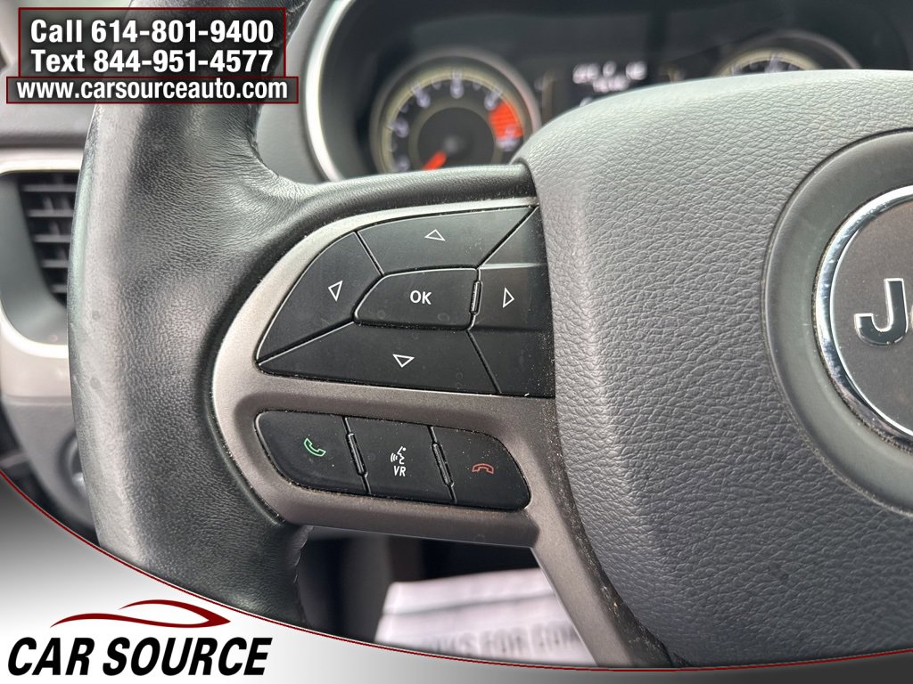 Used 2019 Jeep Cherokee Latitude Plus image 25