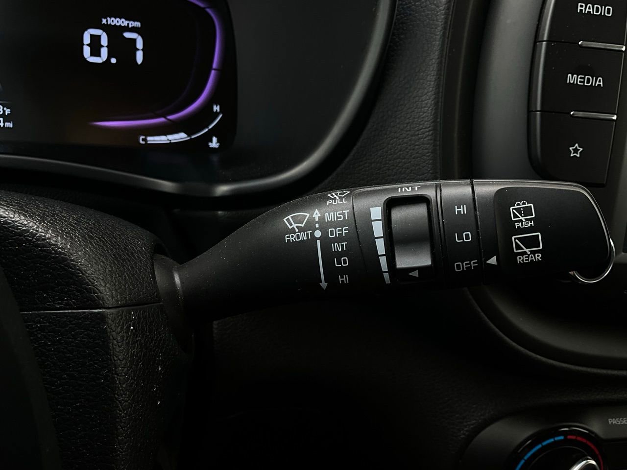 Used 2025 Kia Soul LX w/ LX Technology Package image 34