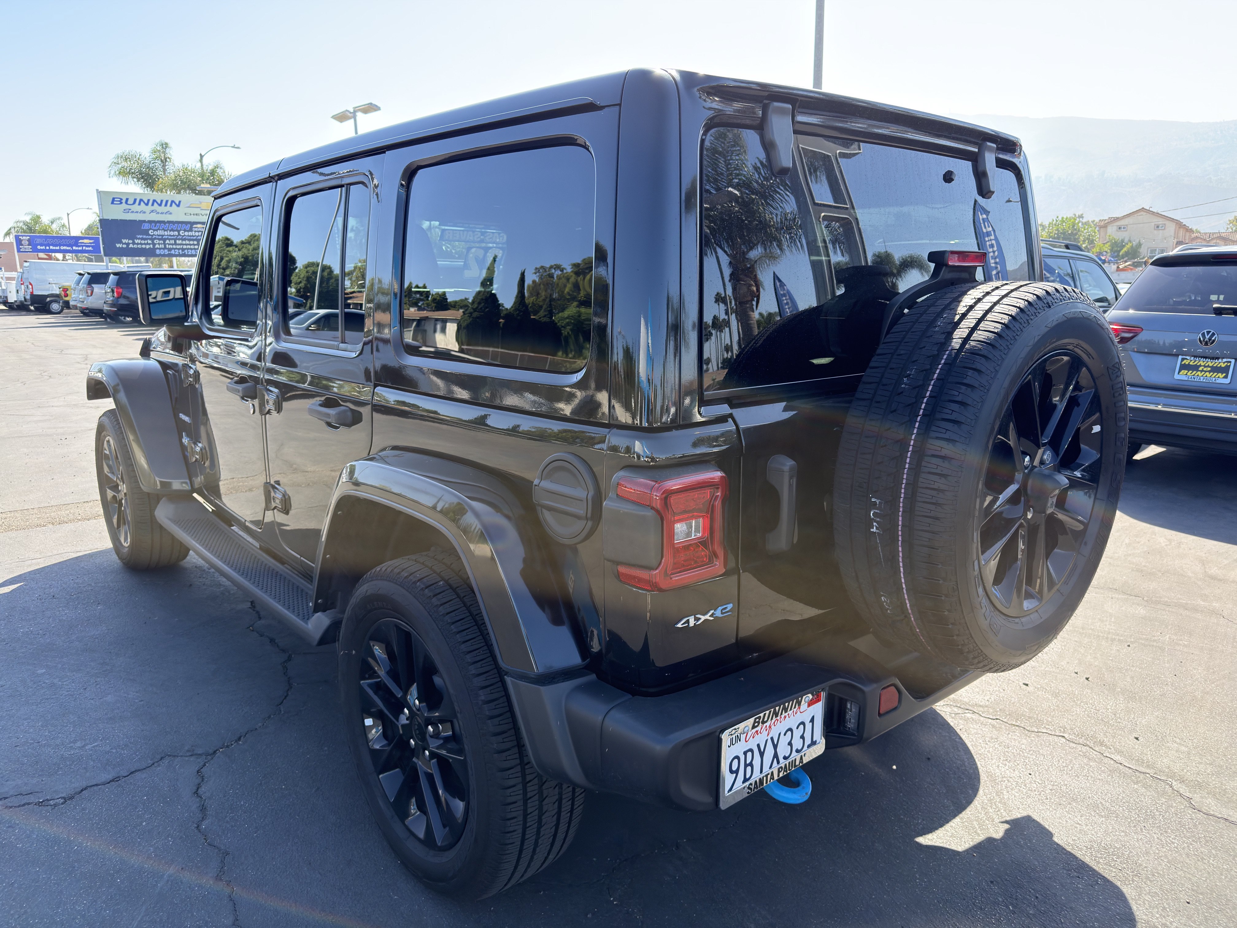 Used 2022 Jeep Wrangler Unlimited Sahara w/ Cold Weather Group AWD/4WD image 6