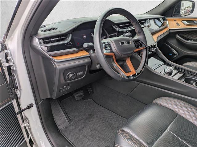 Used 2024 Jeep Grand Cherokee L Summit image 9