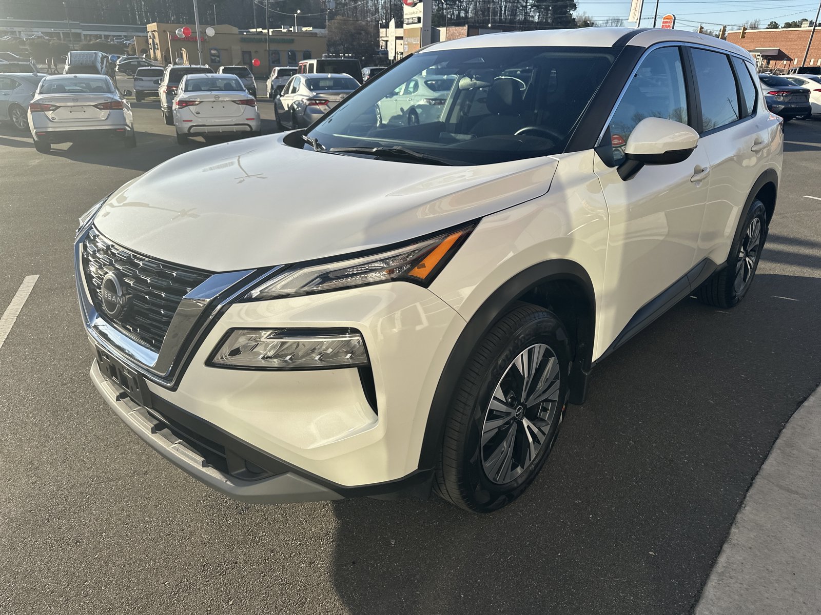 Used 2022 Nissan Rogue SV AWD/4WD image 4