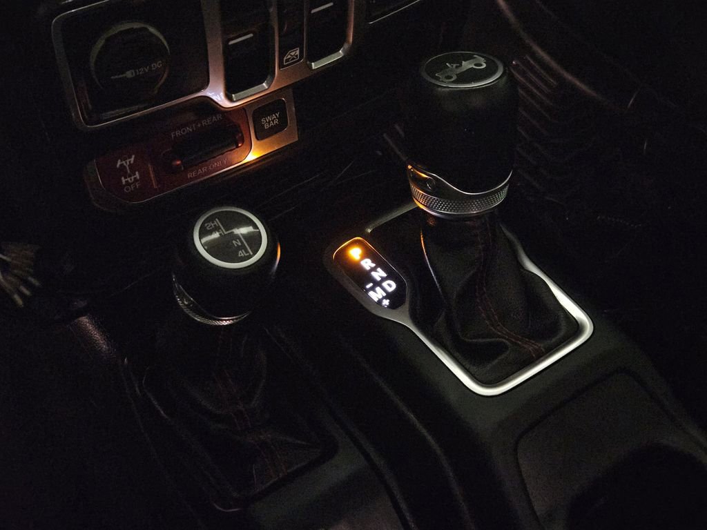 Used 2018 Jeep Wrangler Unlimited Rubicon AWD/4WD image 17