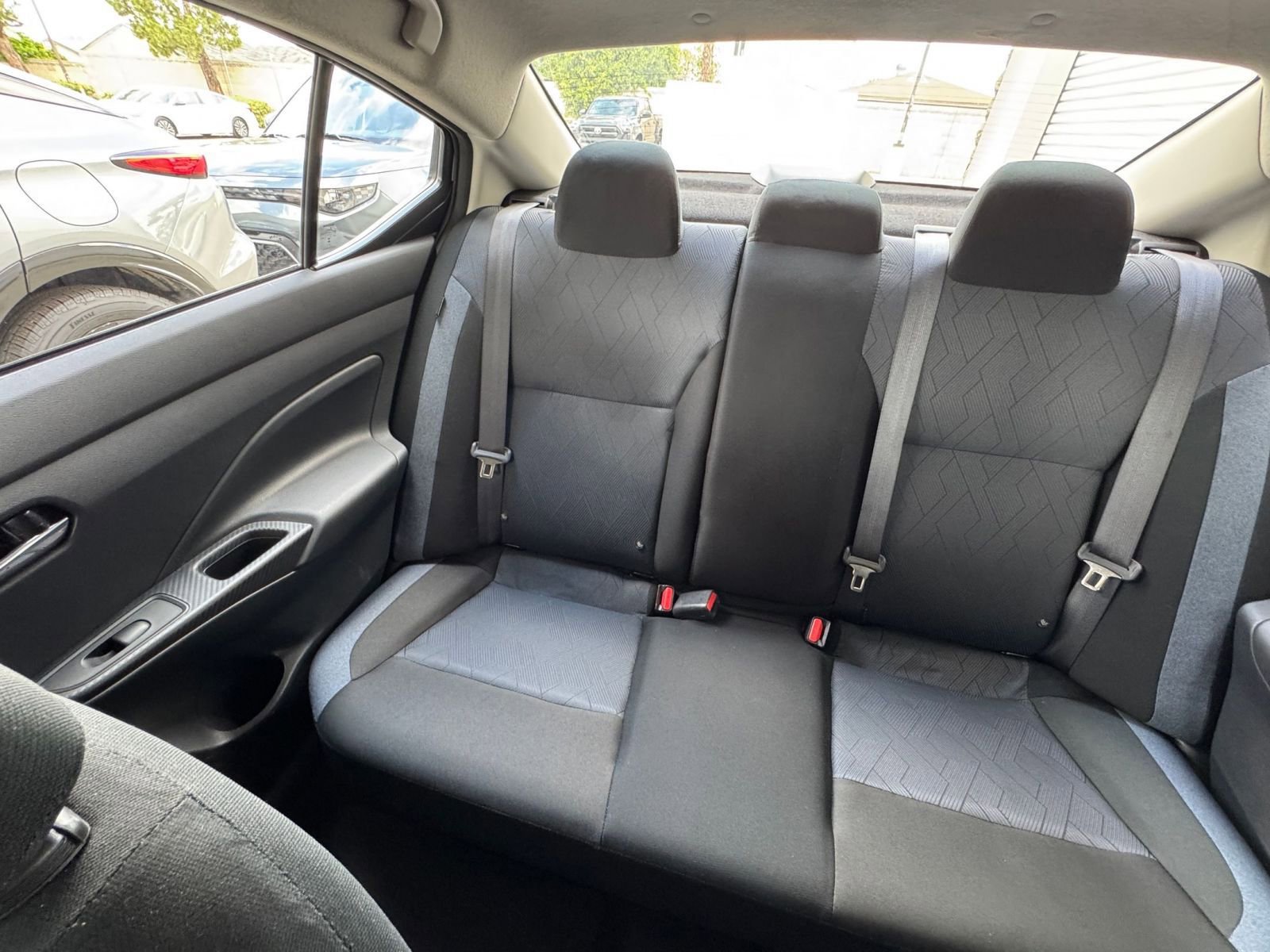 Used 2025 Nissan Versa SV image 38