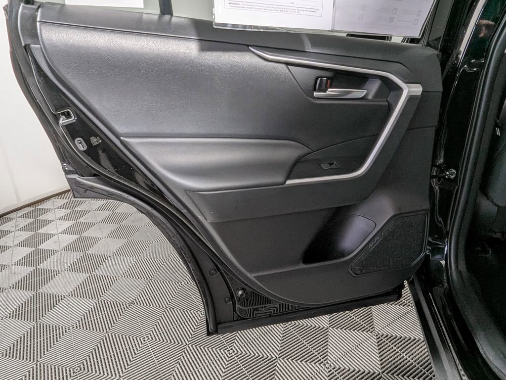 Used 2021 Toyota RAV4 XLE image 38