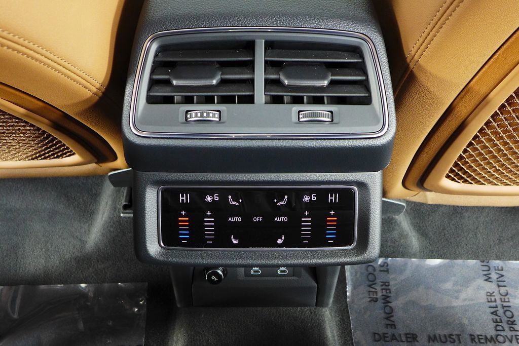 Used 2024 Audi Q8 e-tron Premium Plus w/ Premium Plus Package image 24