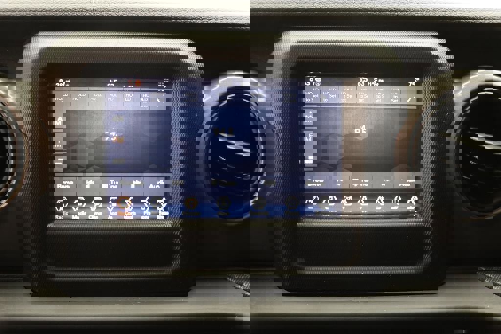 Used 2023 Jeep Wrangler Unlimited w/ Cold Weather Group image 20