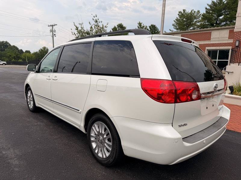 Used 2010 Toyota Sienna FWD image 8