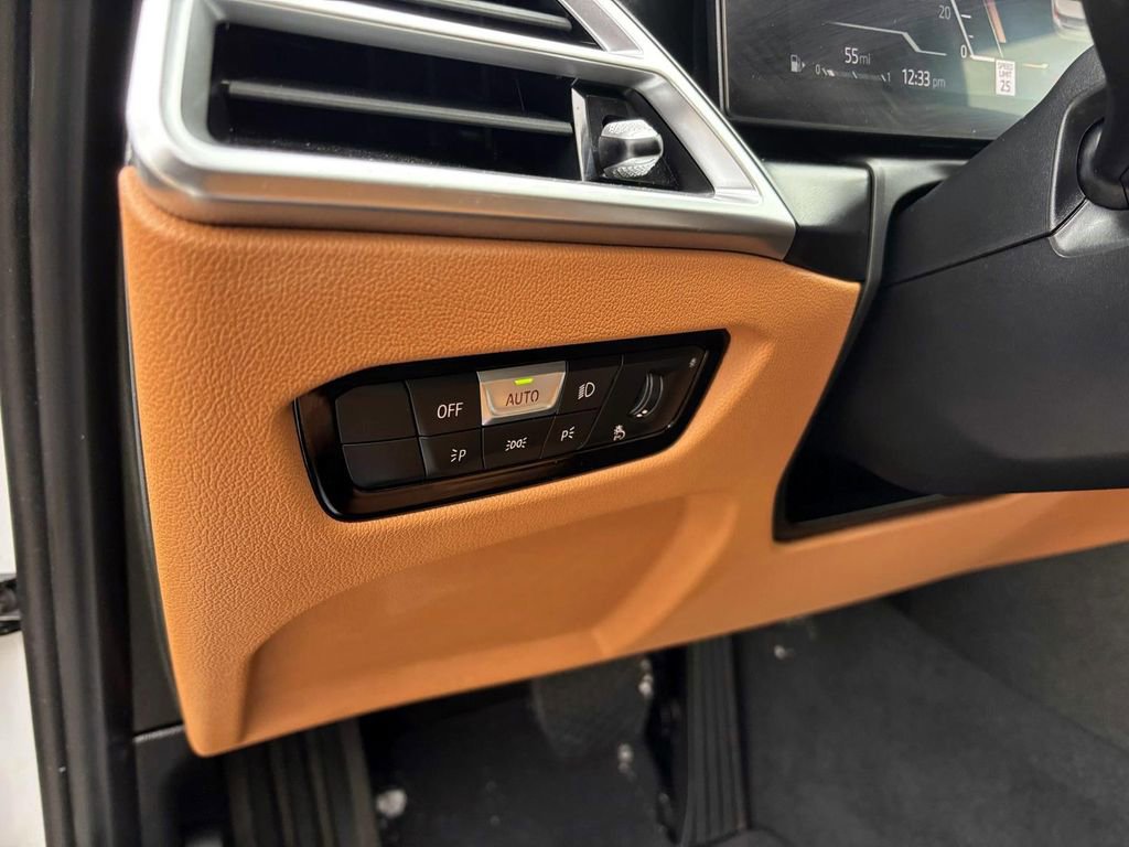 Certified 2025 BMW 330i xDrive Sedan w/ Premium Package image 15